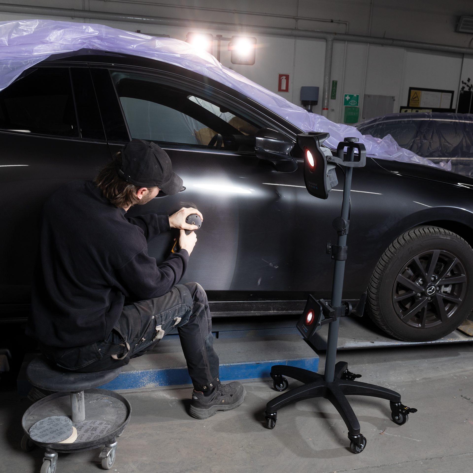 Scangrip Wheel stand - pojazdný; teleskopický stojan pre detailingové a pracovné svetlá – Obrázok 4